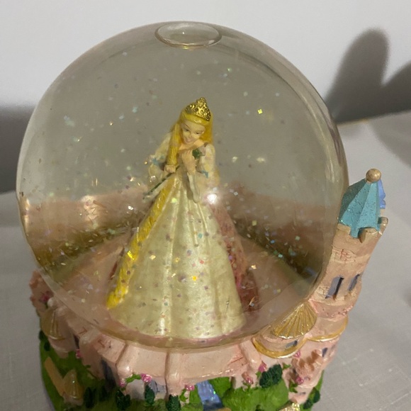 Repunzel musical snow globe “La Primavera” vintage - Picture 6 of 9